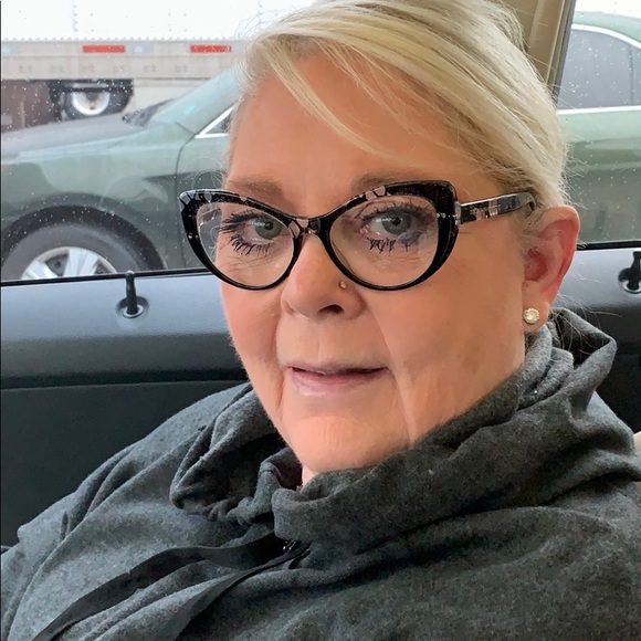 Meet your Posher, Penny - Picture 3 of 3